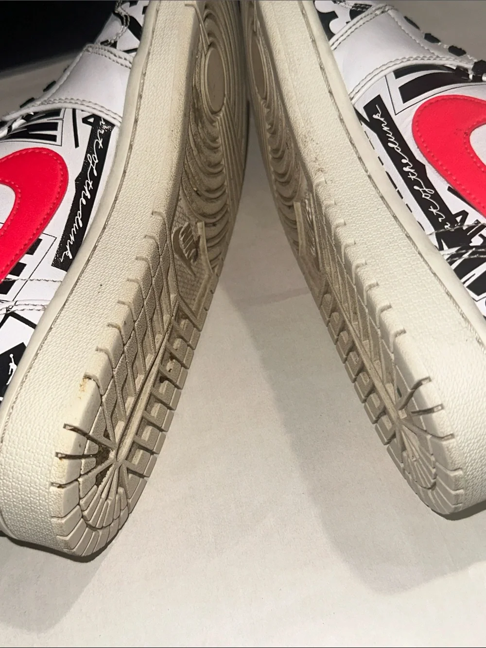 Nike graphics print
